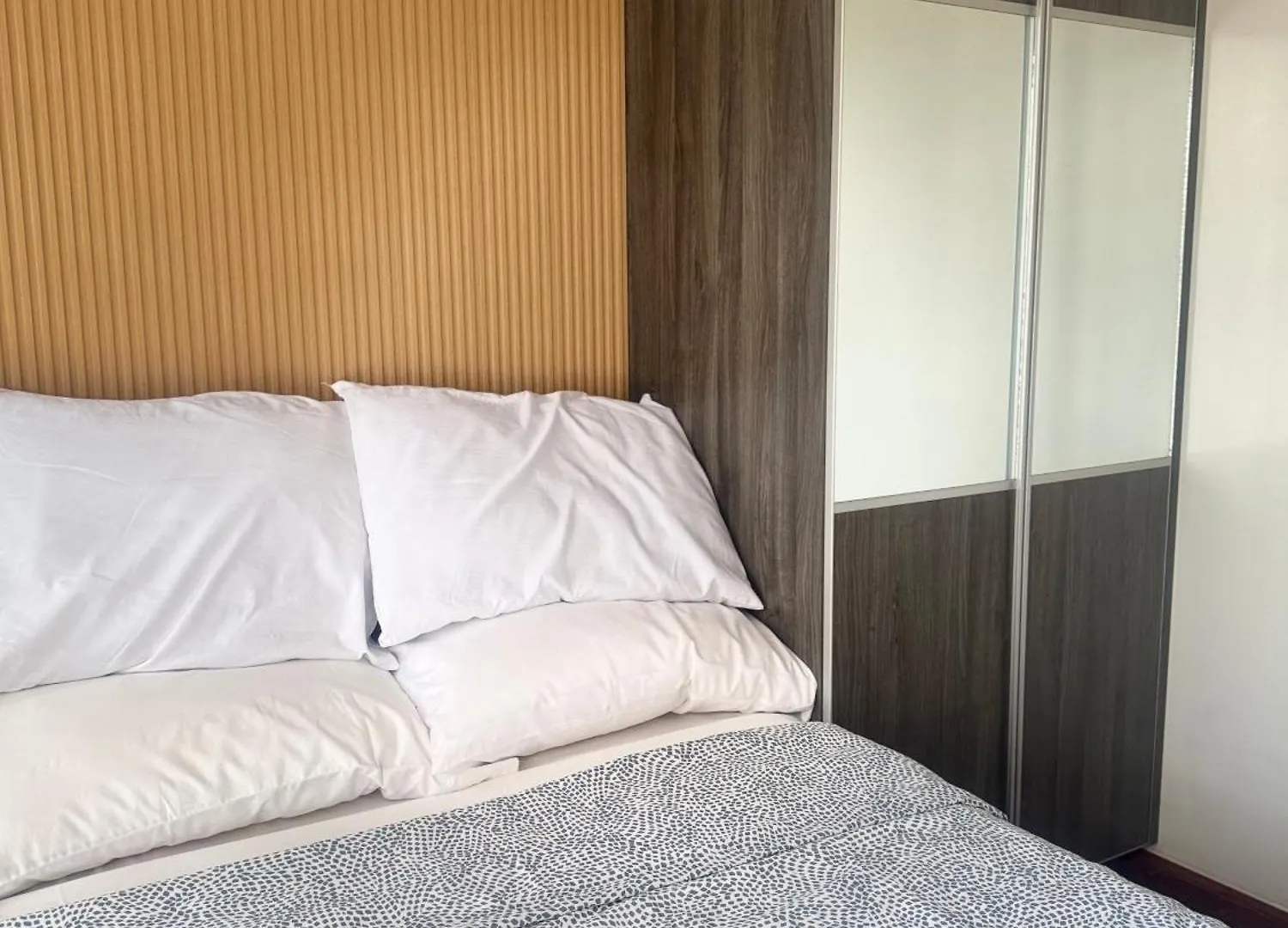 Solemare Parksuites Condo Paranaque City